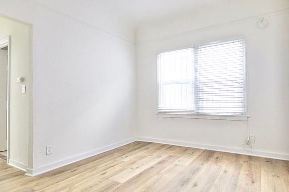 4th image of 132 S Westmoreland Ave APT 2