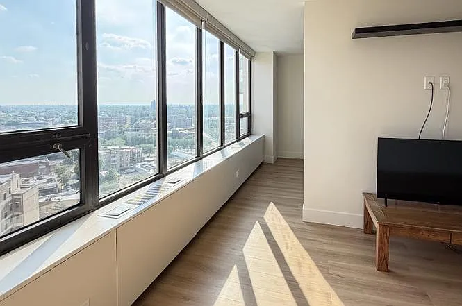 3930 N Pine Grove Ave #1708 — Photo 8