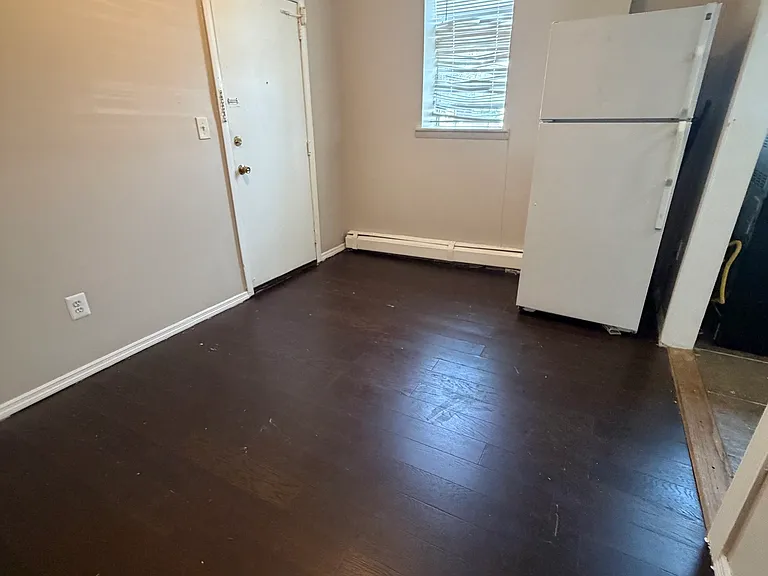 89-91 E 25th St #8 — Photo 3