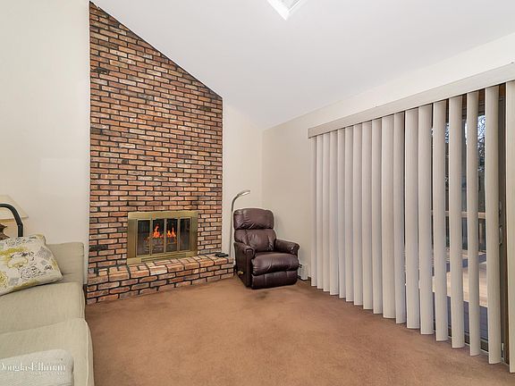 4th image of 13 Whitespruce Ln