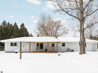 2075 S Lake Leelanau Dr, Lake Leelanau, MI 49653
