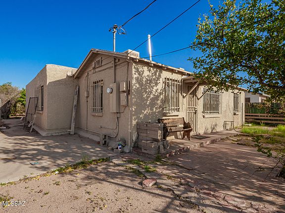 2nd image of 3649 S Bronson Ave