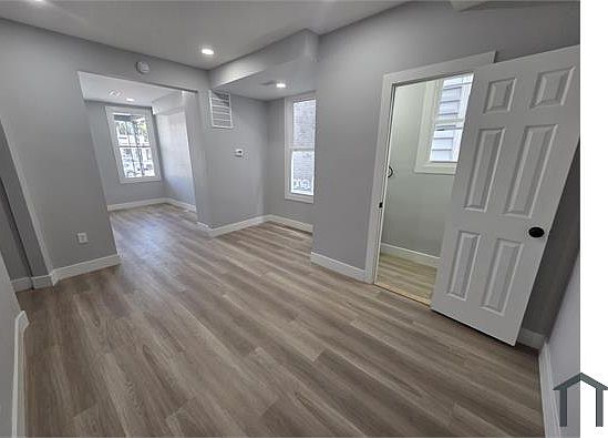 3rd image of 5006 Belair Rd