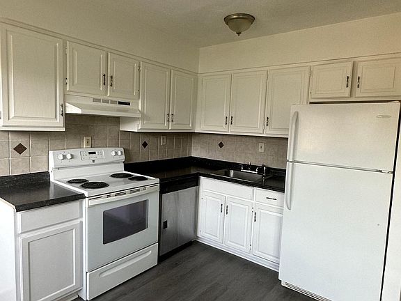 5th image of 107 Washington Ct