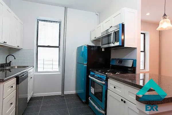 Rented by EXR | media 8