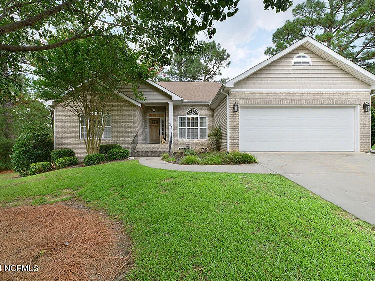 35 Bedford Cir — Photo 28