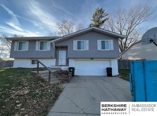 1840 Bristol St, Papillion, NE 68046