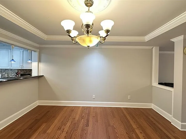 1393 Scott Blvd — Photo 8