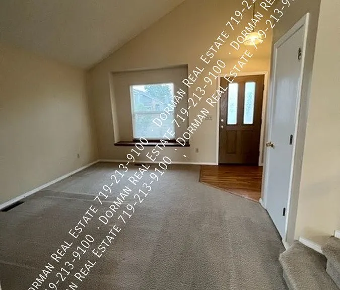 1275 Grass Valley Dr — Photo 5