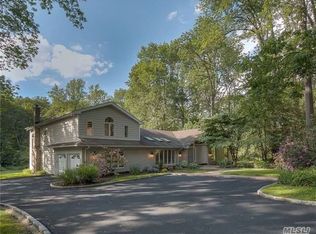 27 Mill Rd, Huntington, NY 11743