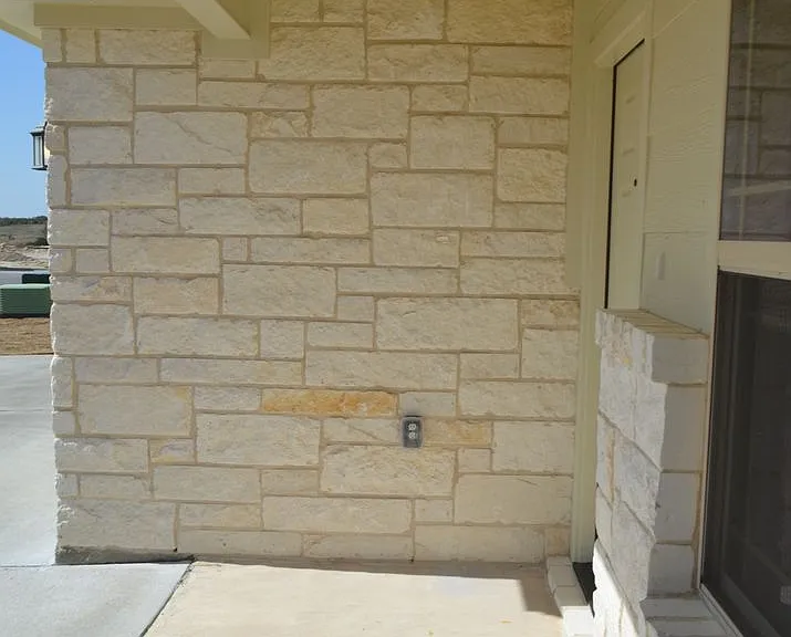 1906 Castroville Tr — Photo 3