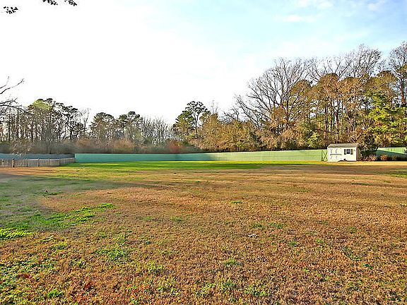 4th image of 1005 Moss Haven Ln