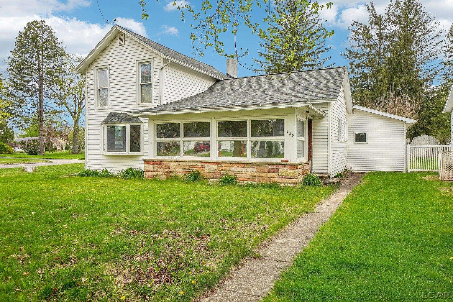 126 Litchfield St photo 1