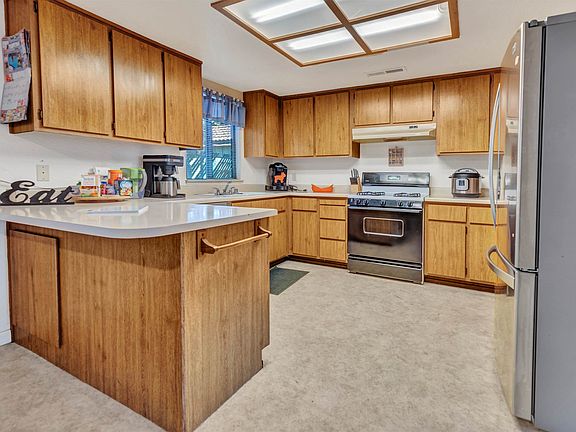5th image of 625 Myrtle Ave