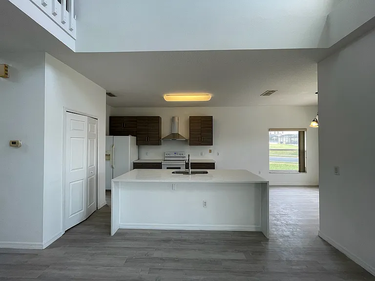 201 Kensington Dr — Photo 9