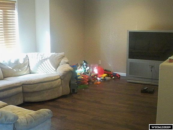 3rd image of 817 Blue Sage Way