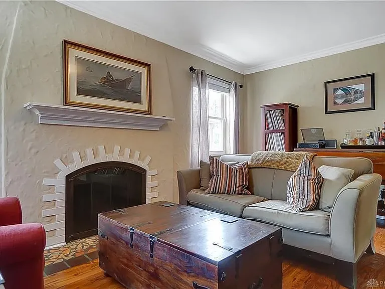 242 Claranna Ave — Photo 7