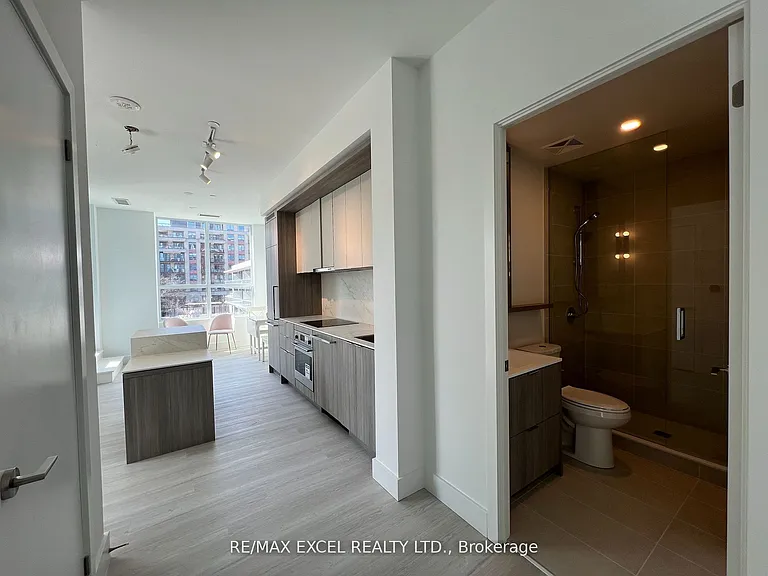 6 Greenbriar Rd #211 — Photo 2
