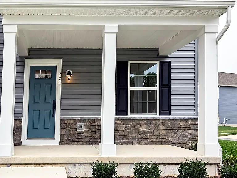723 Kalmar Ln — Photo 2