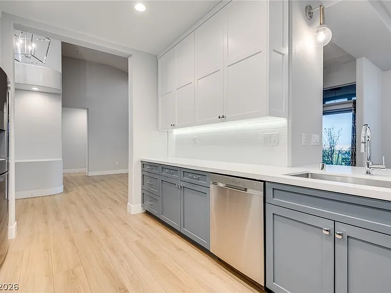 2508 Sandilands Dr — Photo 17