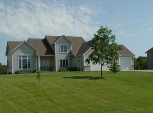 10076 3rd St NE, Hanover, MN 55341