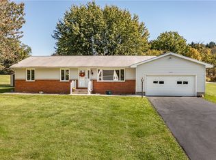 1077 Christy Rd, Hermitage, PA 16148