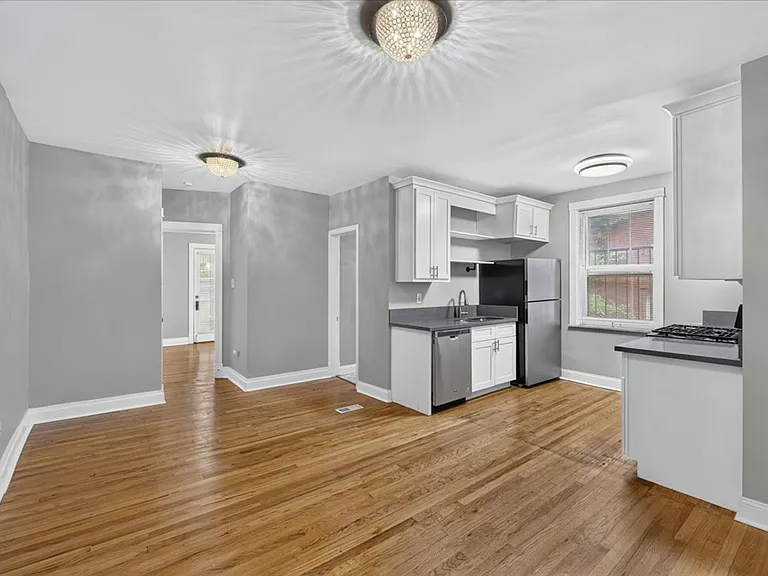 3957 McDonald Ave #1F — Photo 9