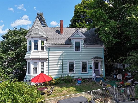 2nd image of 140 S Elm St