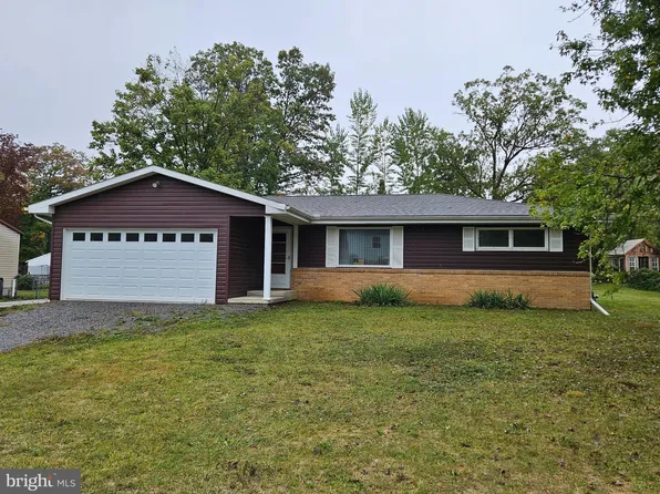 512 Oak Ln, Tyrone, PA 16686