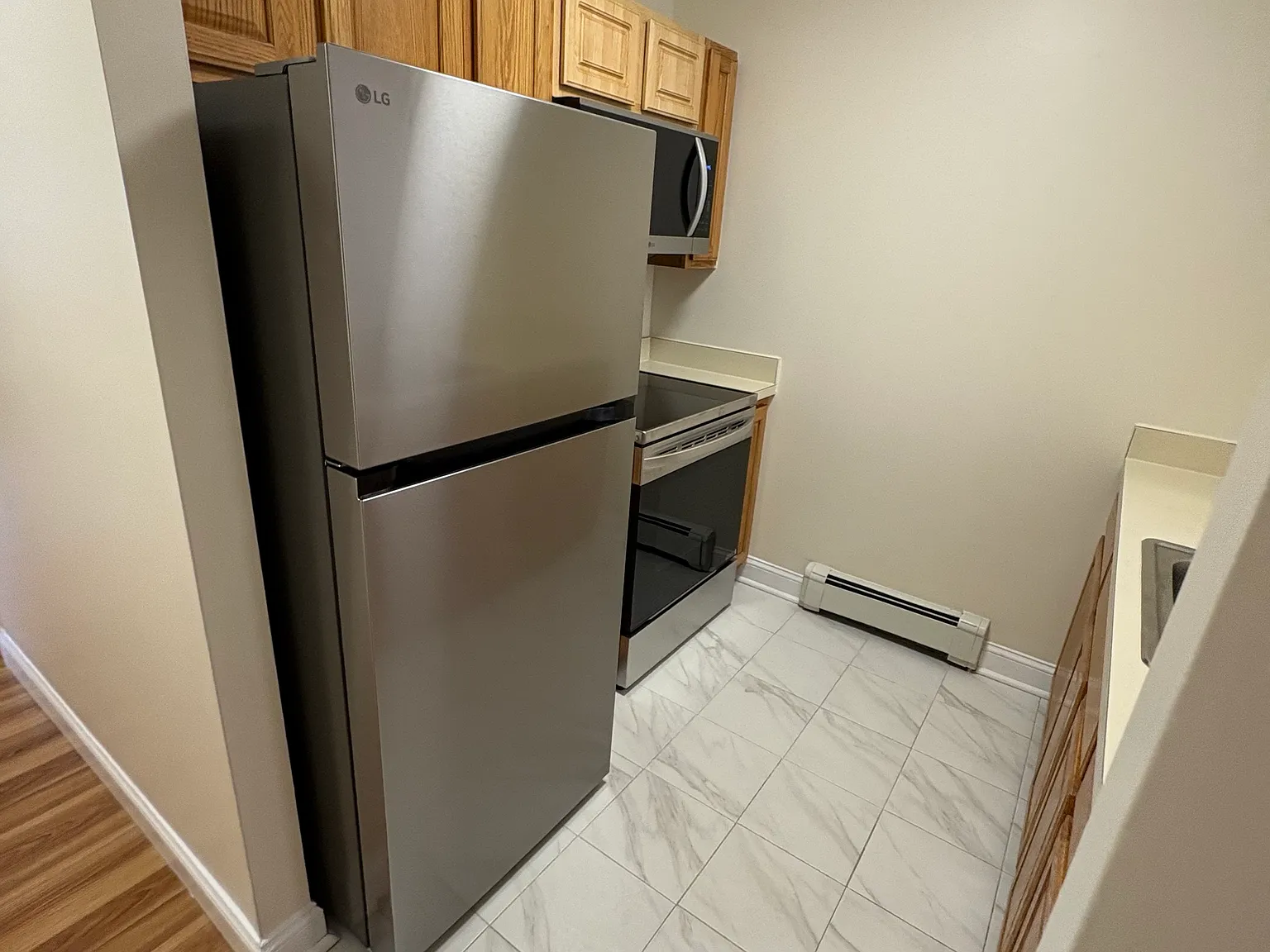 1 bed, 999 sqft, $3,200 — Photo 4