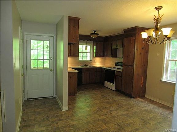 5th image of 3719 Iris Cir