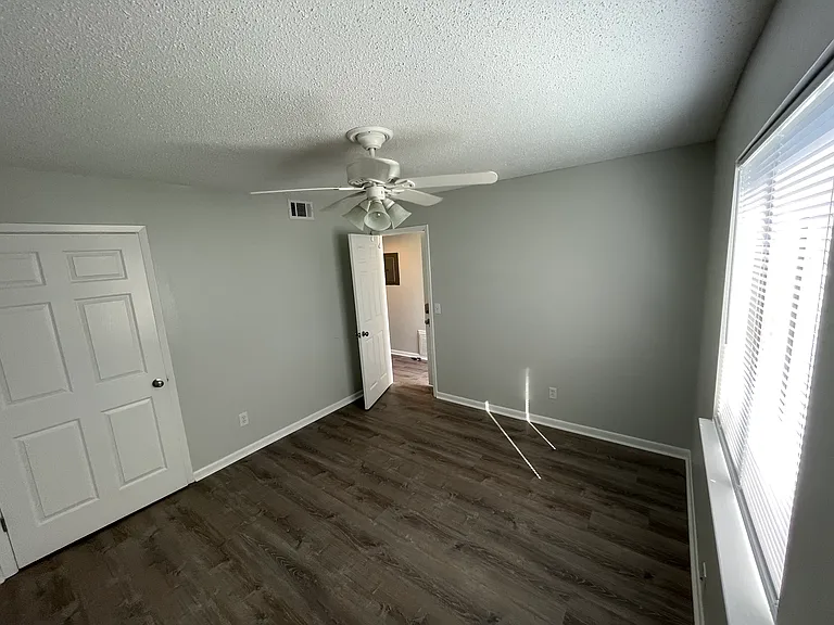 719 Green St #301 — Photo 15
