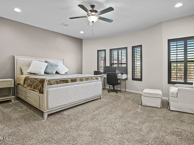 3749 Loma Adriana Dr — Photo 16