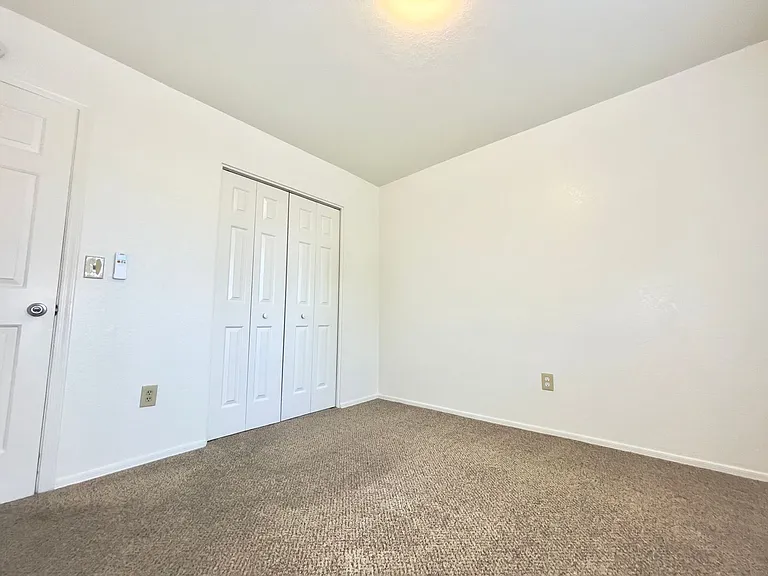 1004 E Goodwin St — Photo 13