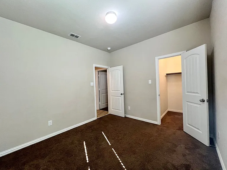 215 Clark Dr — Photo 27