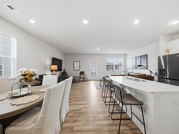 5th image of 455 Bee Cove Way