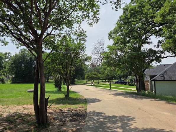 112 Saint Francis Ln, Gun Barrel City, TX 75156