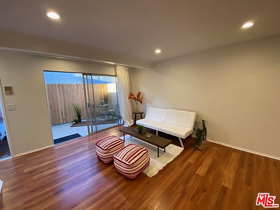 3rd image of 719 N Eucalyptus Ave APT 10