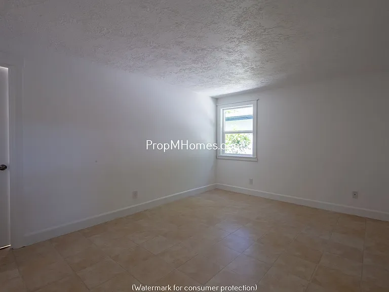 14995 SW 141st Ave — Photo 21