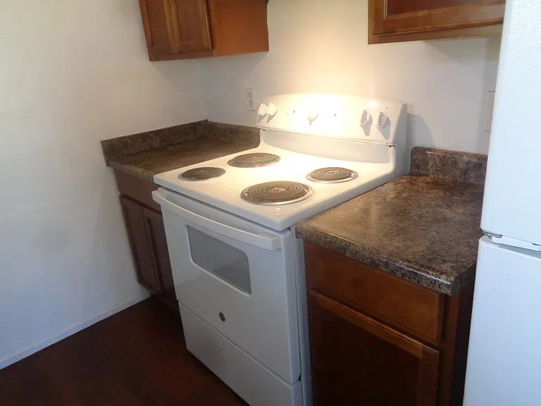 1332 Hobart Dr #4 — Photo 6