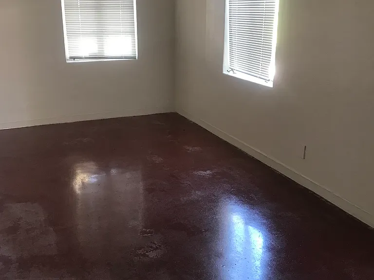 large front bedroom, lots of light and large closet