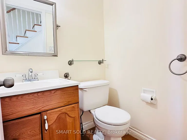 22 Hemingway Cres — Photo 7