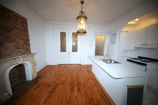 Rented by Metropolitan Realty | media 68