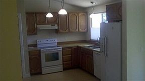 4th image of 4710 Hilltop Dr