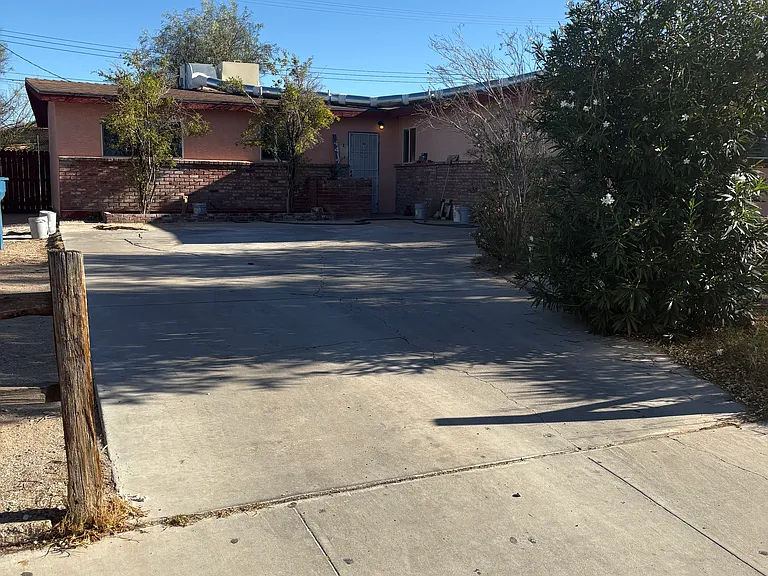 4417 W Bonanza Rd — Photo 23