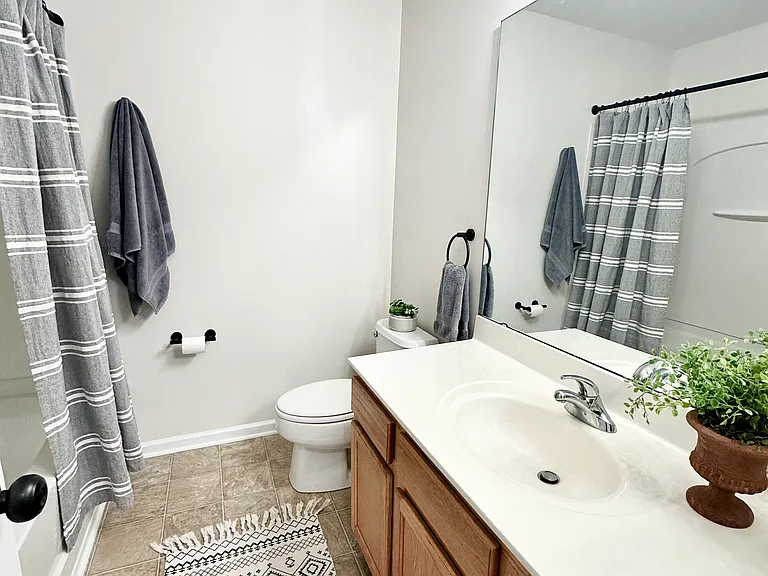 627 Rock Lake Gln — Photo 17