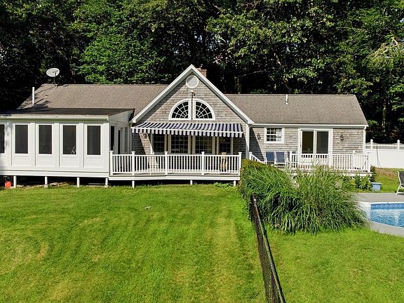 3rd image of 61 Clifford Rd