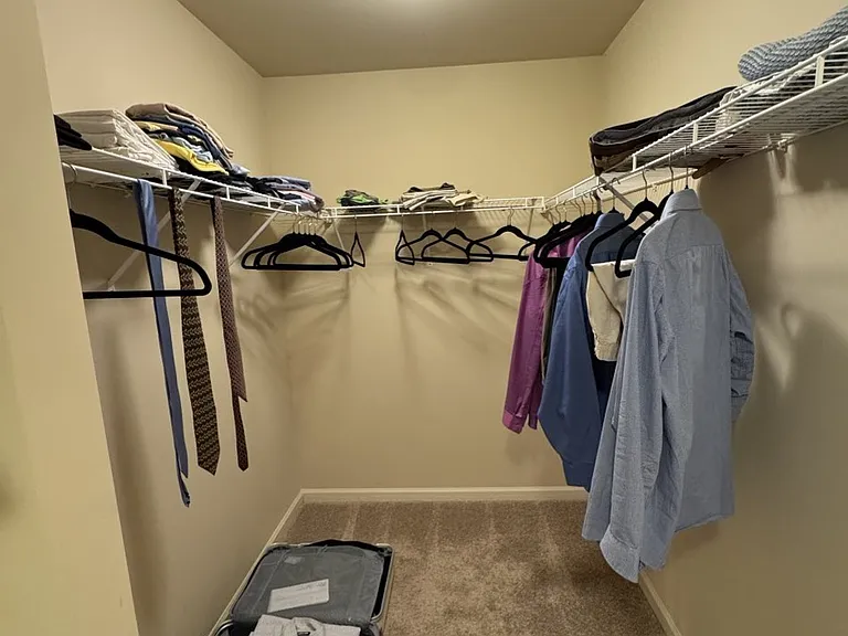 Master bedroom clozet