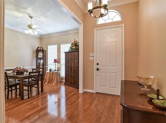 4th image of 1010 Brook Arbor Dr