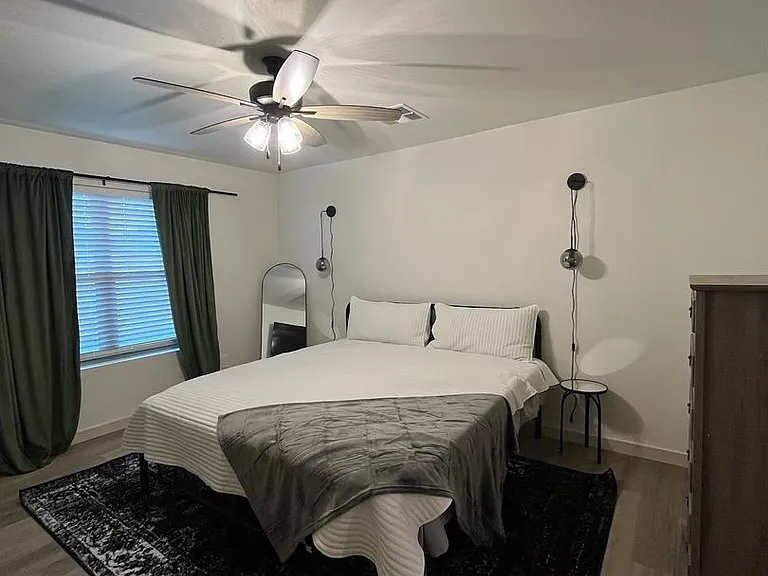 7701 Date Ave — Photo 14